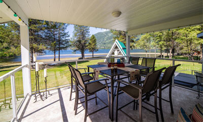 Lakeshore Boutique Inn